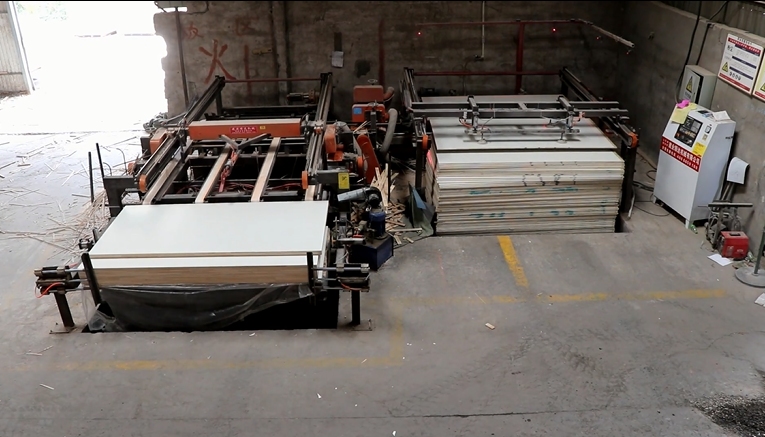 伺服系統(tǒng) 無人操作 全自動(dòng)鋸邊機(jī)